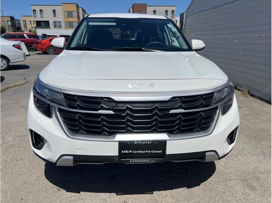 2026 Kia Seltos — side profile view