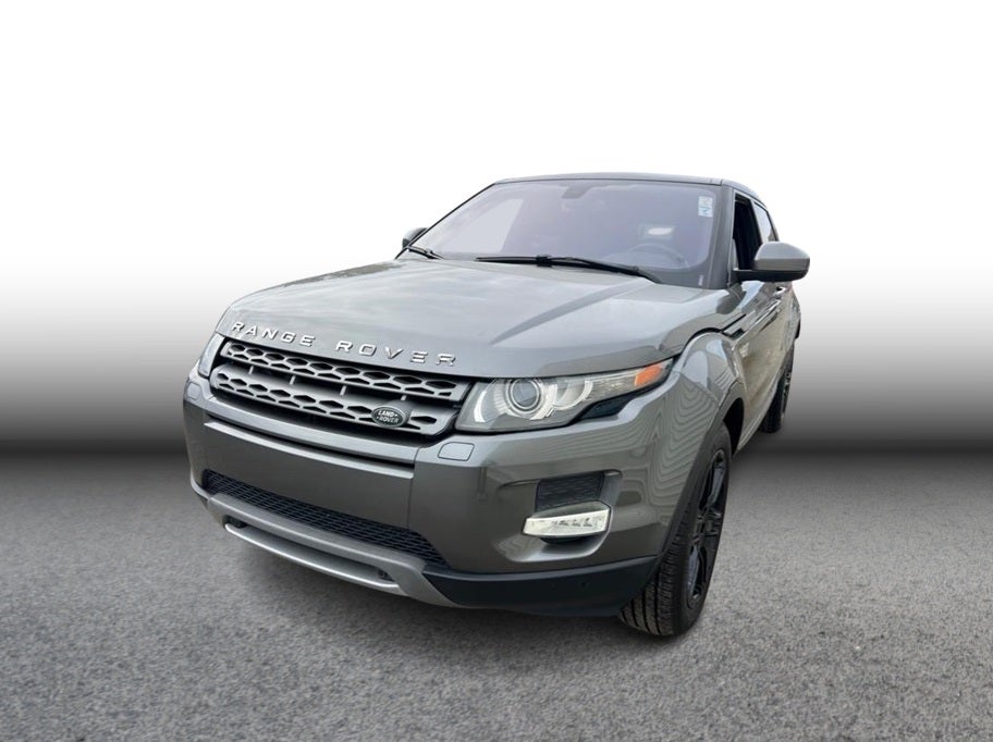 2015 Land Rover Range Rover Evoque Pure Plus Sport Utility 4D in Silver — front three-quarter view
