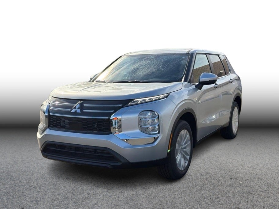 2026 Mitsubishi Outlander ES Sport Utility 4D in Silver — front three-quarter view