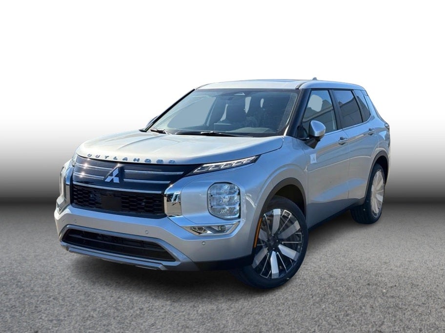 2026 Mitsubishi Outlander SE Sport Utility 4D in Silver — front three-quarter view