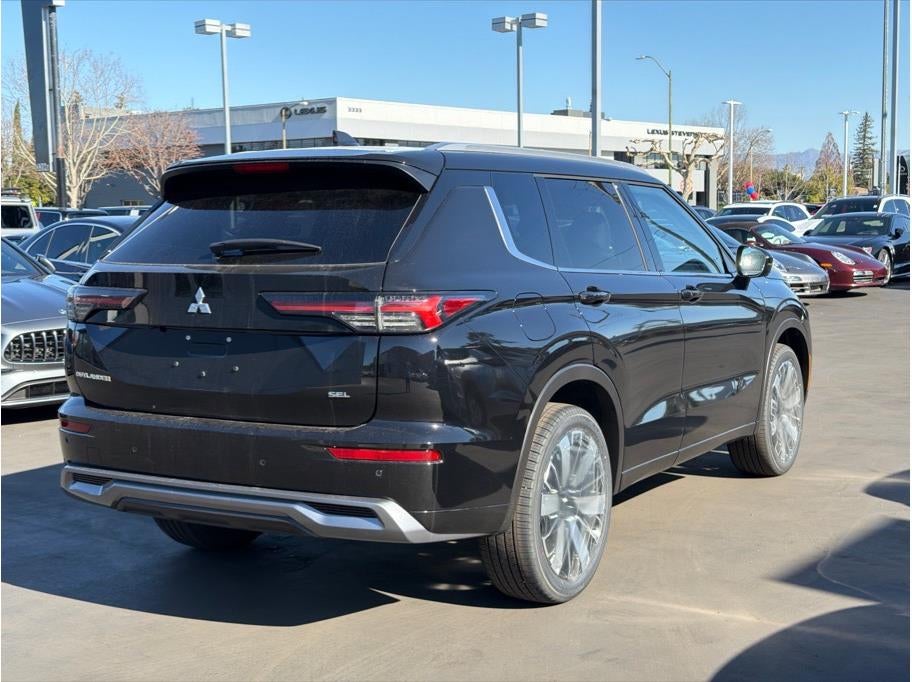 2026 Mitsubishi Outlander — detail view