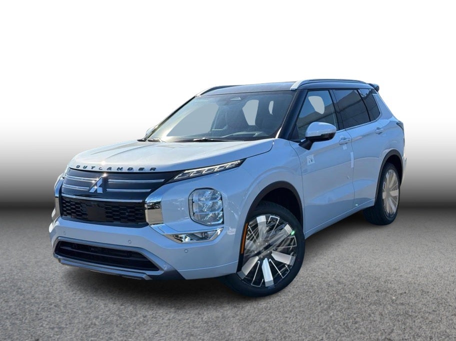 2026 Mitsubishi Outlander Black Edition Sport Utility 4D in White — front three-quarter view