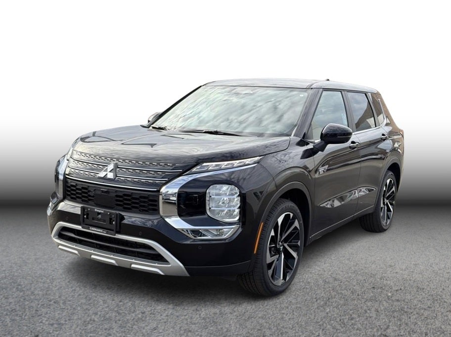 2025 Mitsubishi Outlander PHEV SE Tech Package in Black — front three-quarter view