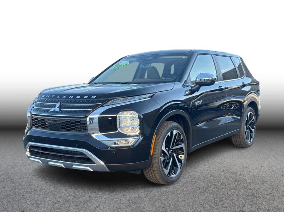 2025 Mitsubishi Outlander PHEV SE in Black — front three-quarter view