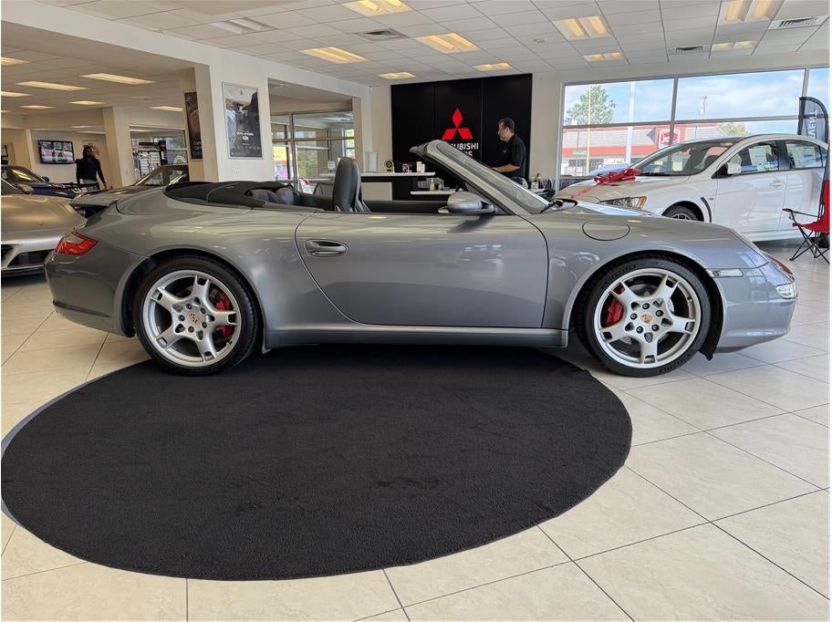 2005 Porsche 911 — interior view