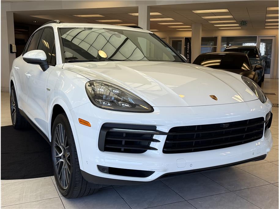 2022 Porsche Cayenne — rear three-quarter view