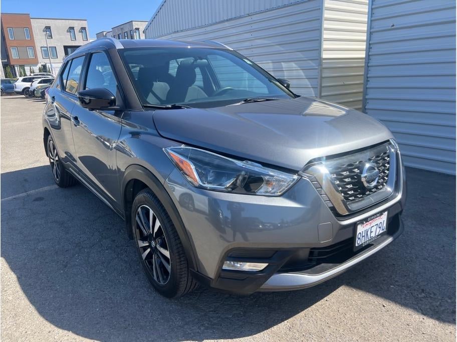 2019 Nissan Kicks — rear three-quarter view