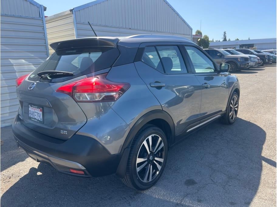 2019 Nissan Kicks — detail view