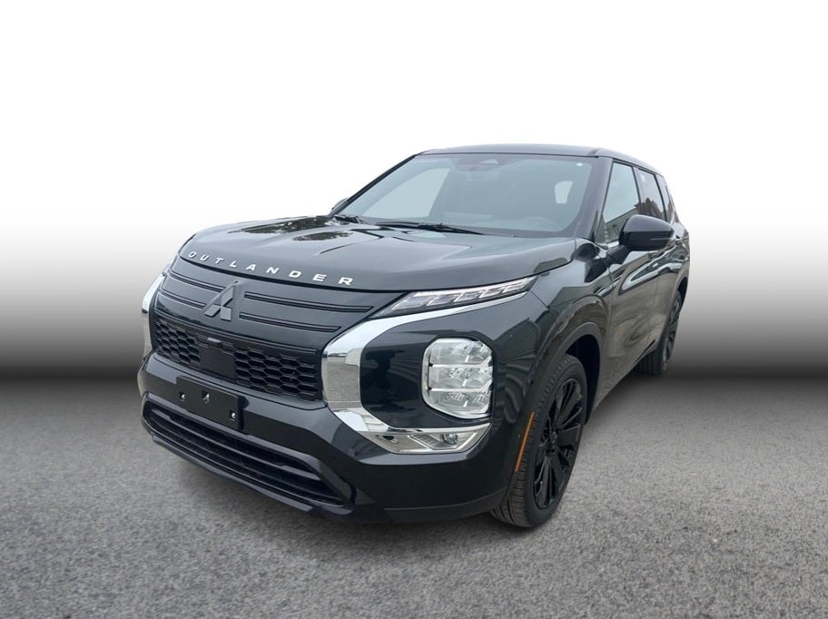 2026 Mitsubishi Outlander LE in Black — front three-quarter view