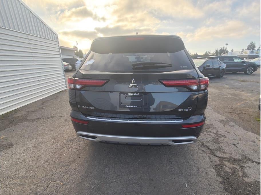 2025 Mitsubishi Outlander PHEV — detail view