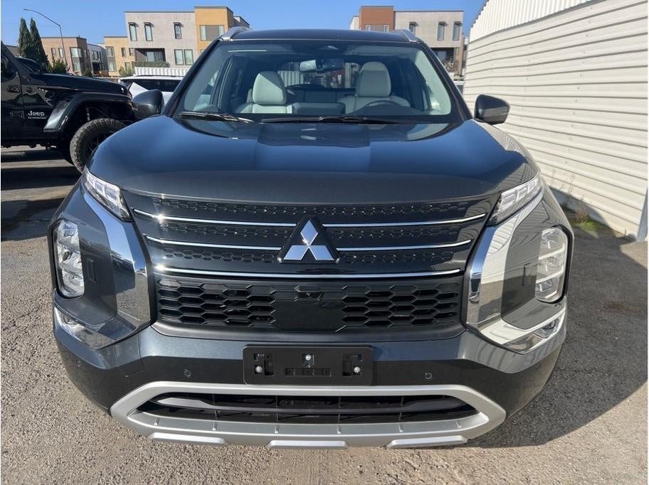 2025 Mitsubishi Outlander PHEV — side profile view