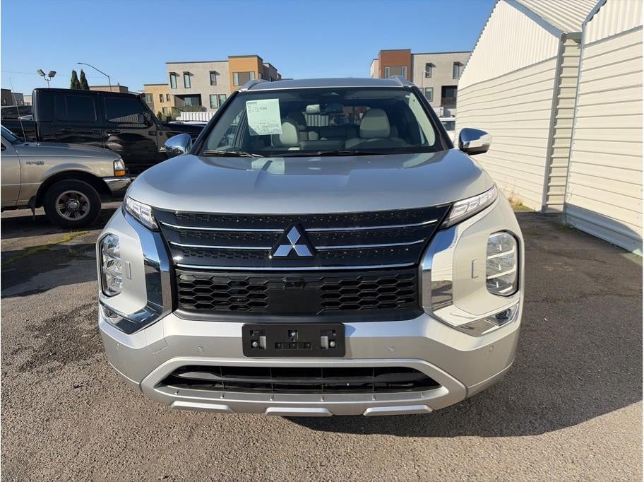 2025 Mitsubishi Outlander PHEV — side profile view