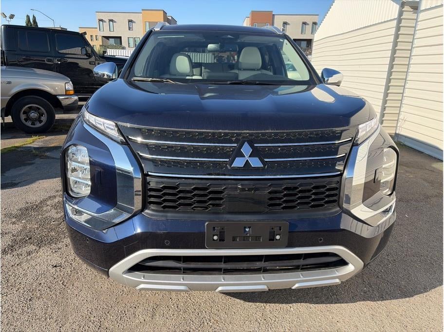 2025 Mitsubishi Outlander PHEV — side profile view