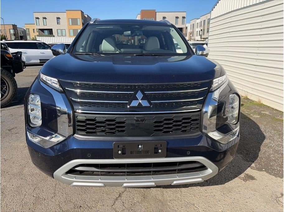 2025 Mitsubishi Outlander PHEV — side profile view