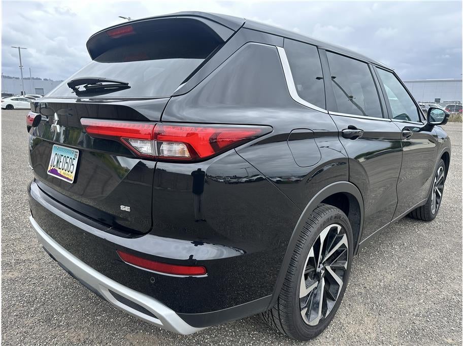 2024 Mitsubishi Outlander — detail view
