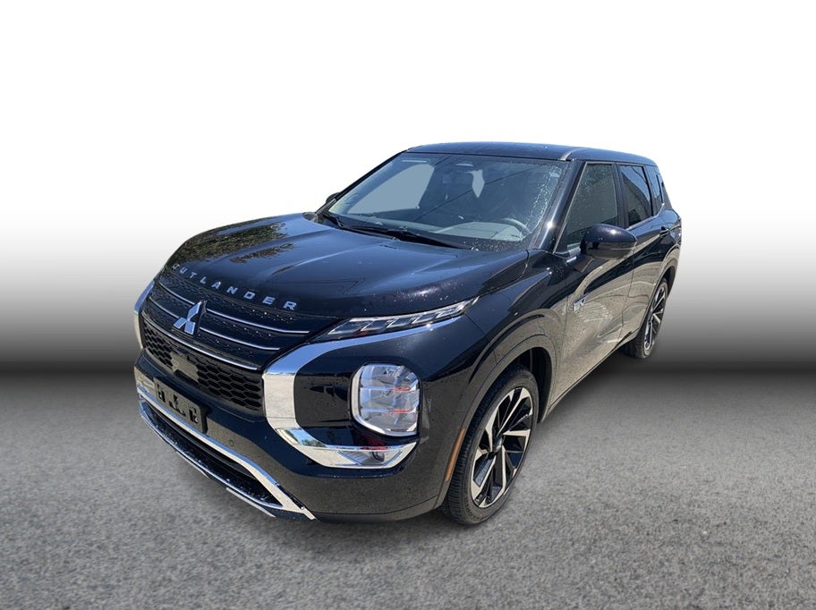 2025 Mitsubishi Outlander PHEV SE Sport Utility 4D in Black — front three-quarter view