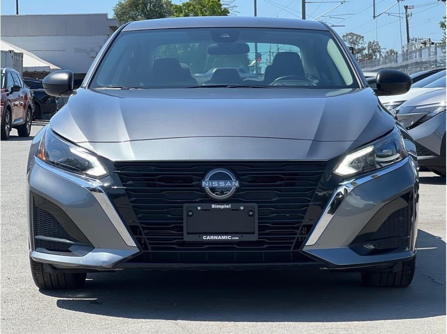 2025 Nissan Altima — side profile view