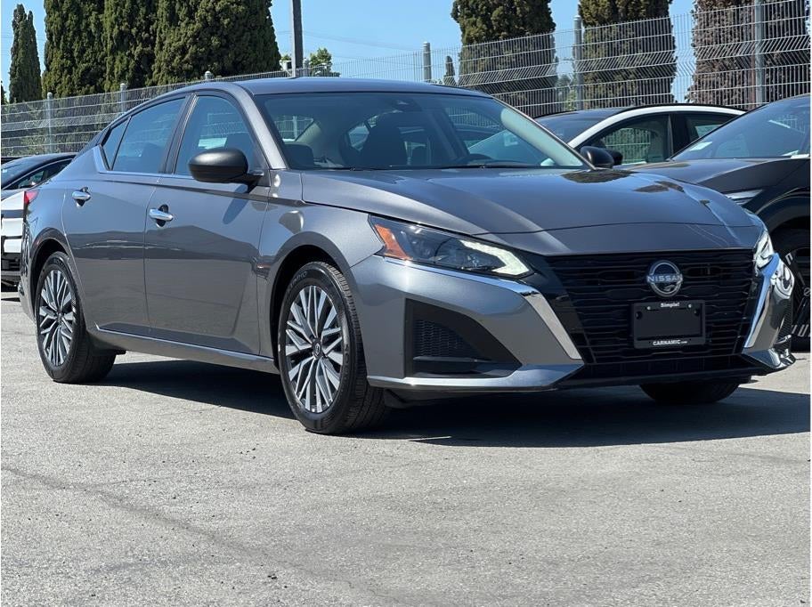 2025 Nissan Altima — rear three-quarter view