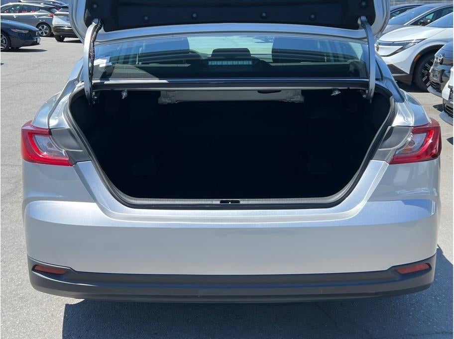 2025 Toyota Camry — detail view