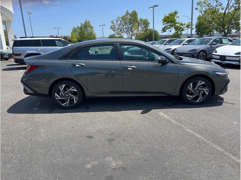 2025 Hyundai Elantra HEV — interior view