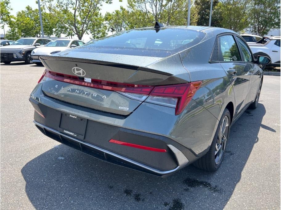 2025 Hyundai Elantra HEV — detail view